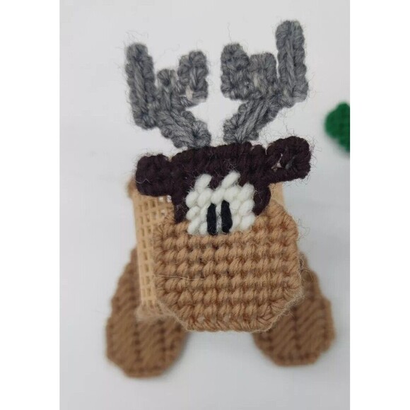 Vintage Christmas Holiday Napkin Rings Plastic Canvas Needlepoint Elf & Reindeer - Picture 6 of 8